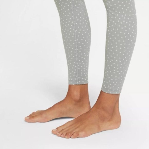 Nike Yoga Dots Twist 7/8 Leggings - Picture 7 of 7